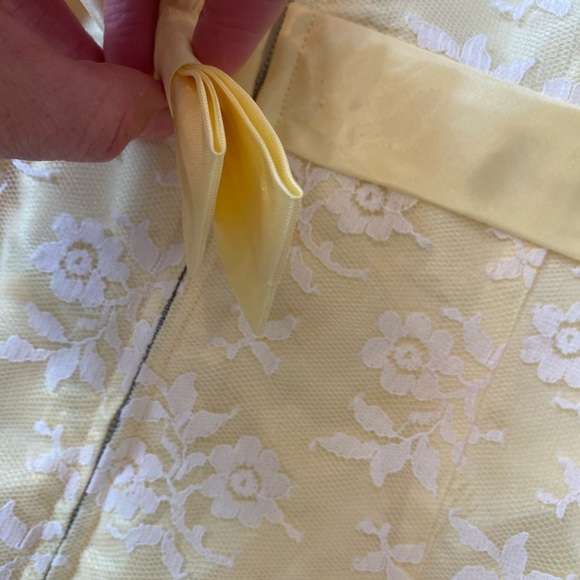 Vintage Girls Children’s Lace Yellow Handmade Long Dress Size 7 1960s Style - Picture 8 of 8